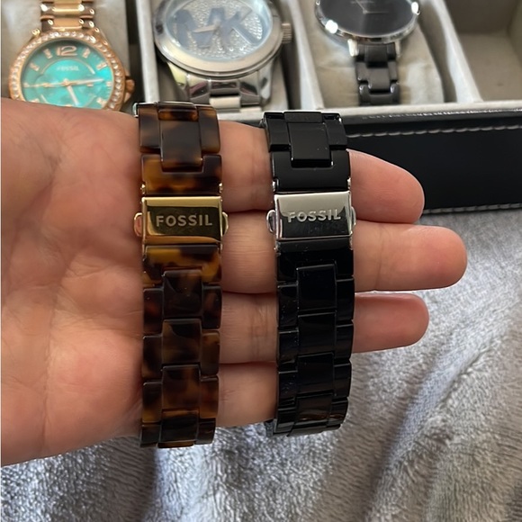 Women’s fossil watch bundle - Picture 2 of 2